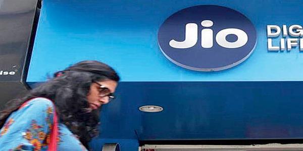 Reliance Jio triple cashback recharge plans for Prime users